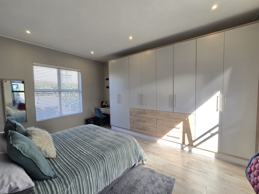 4 Bedroom Property for Sale in Kingswood Golf Estate Western Cape